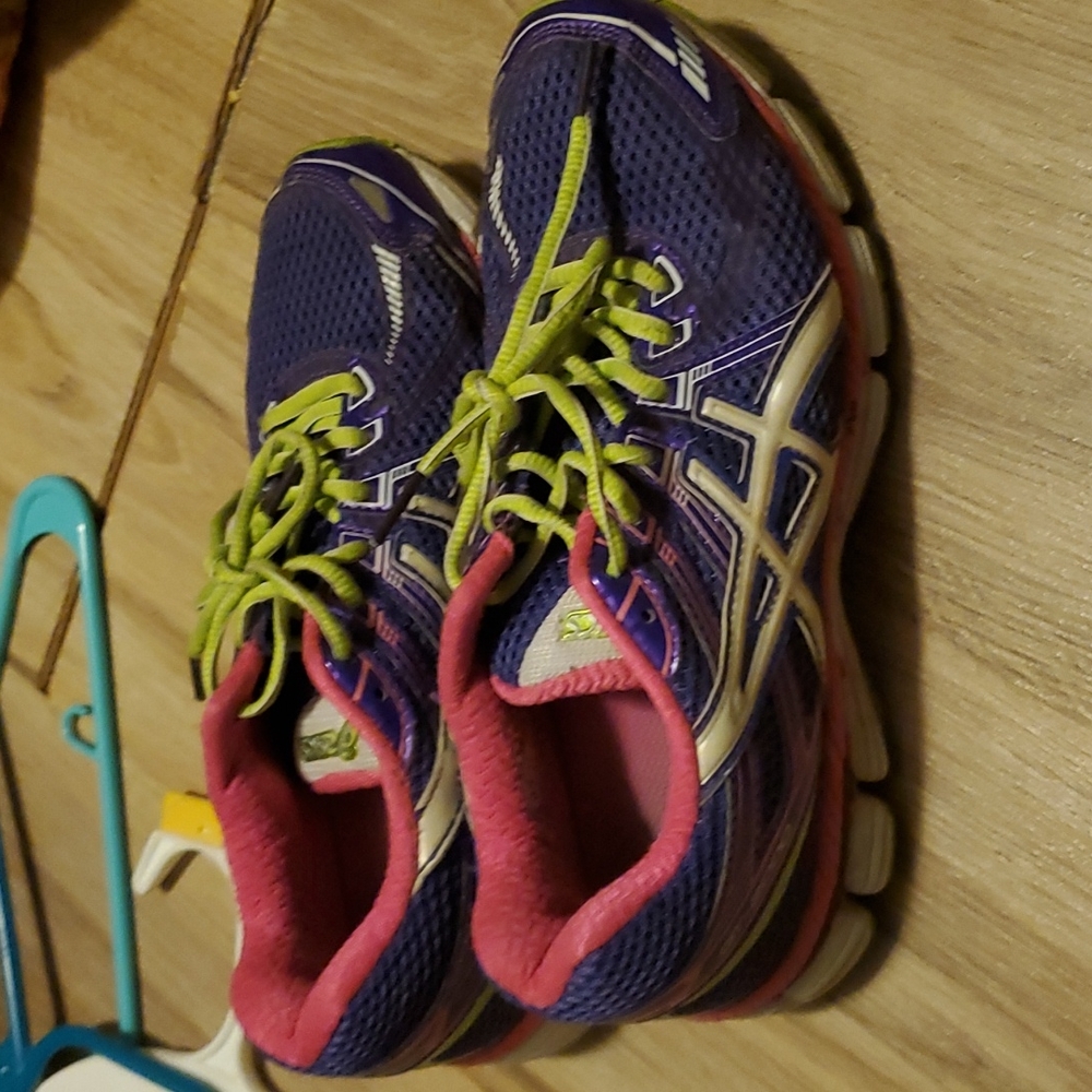 ASICS GT-2000 women's size 7.5